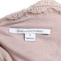 Diane Von Furstenberg Spitzenkleid in Nude