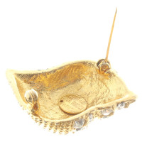 Nina Ricci Shell brooch with jewelry