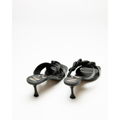 N°21 Sandalen aus Leder in Schwarz
