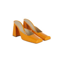 Bottega Veneta Sandals Patent leather in Orange
