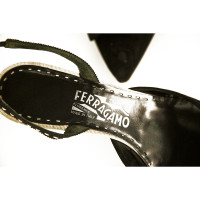 Salvatore Ferragamo Pumps/Peeptoes Suede in Black