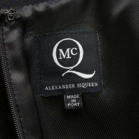 Alexander McQueen Kleid aus Wolle in Schwarz