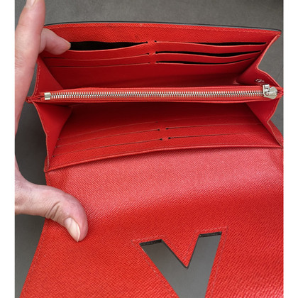 Louis Vuitton Twist Chain Wallet Leer in Rood
