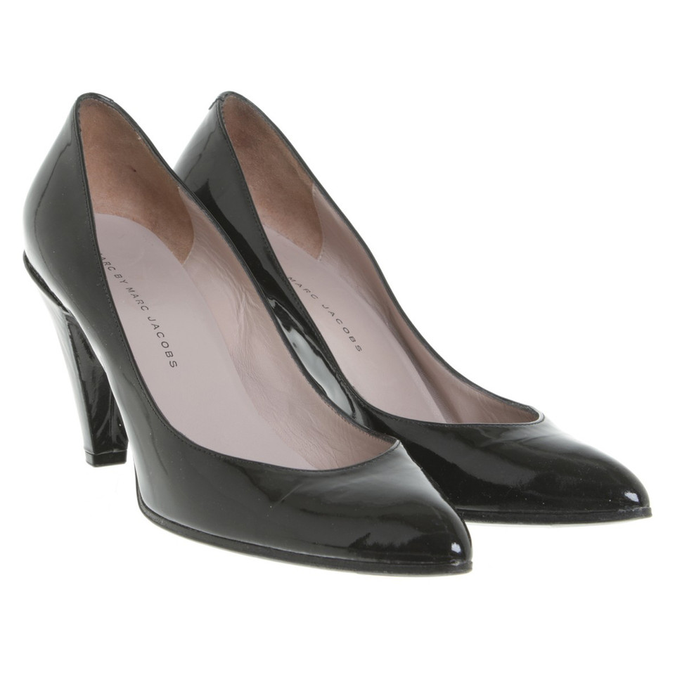 Marc Jacobs pumps made of lacquered leather