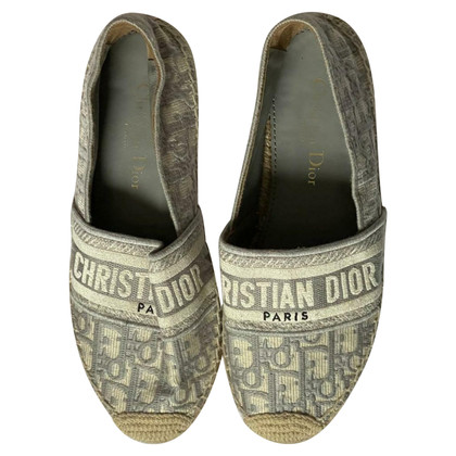 Christian Dior Pumps/Peeptoes Canvas in Grijs