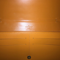 Louis Vuitton Pochette aus Leder in Orange