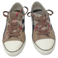 Burberry Sneakers aus Canvas