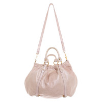 Miu Miu Handtasche aus Leder in Beige