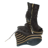 Burberry Peep-dita dei piedi con plateau in cesti ottica