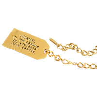 Chanel Long chain dog day Rue Cambon 
