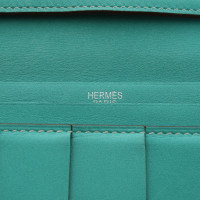 Hermès Täschchen/Portemonnaie aus Leder in Türkis