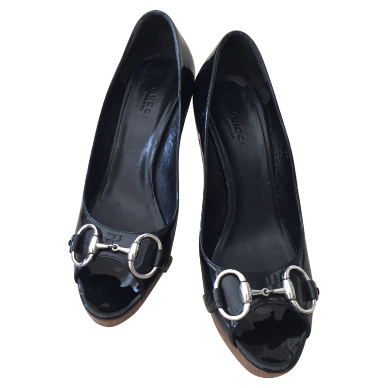 Gucci Wedges Patent leather in Black 