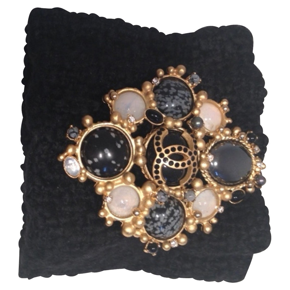 Chanel Tweed Manschette mit einer abnehmbaren Brosche