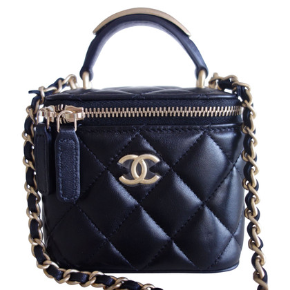 Chanel Vanity Small Case with Chain aus Leder in Schwarz