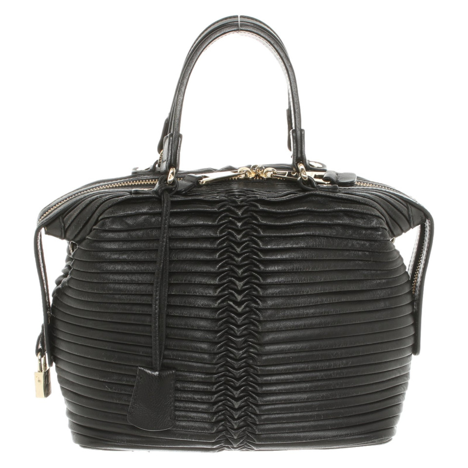 Armani Handtasche aus Leder in Schwarz