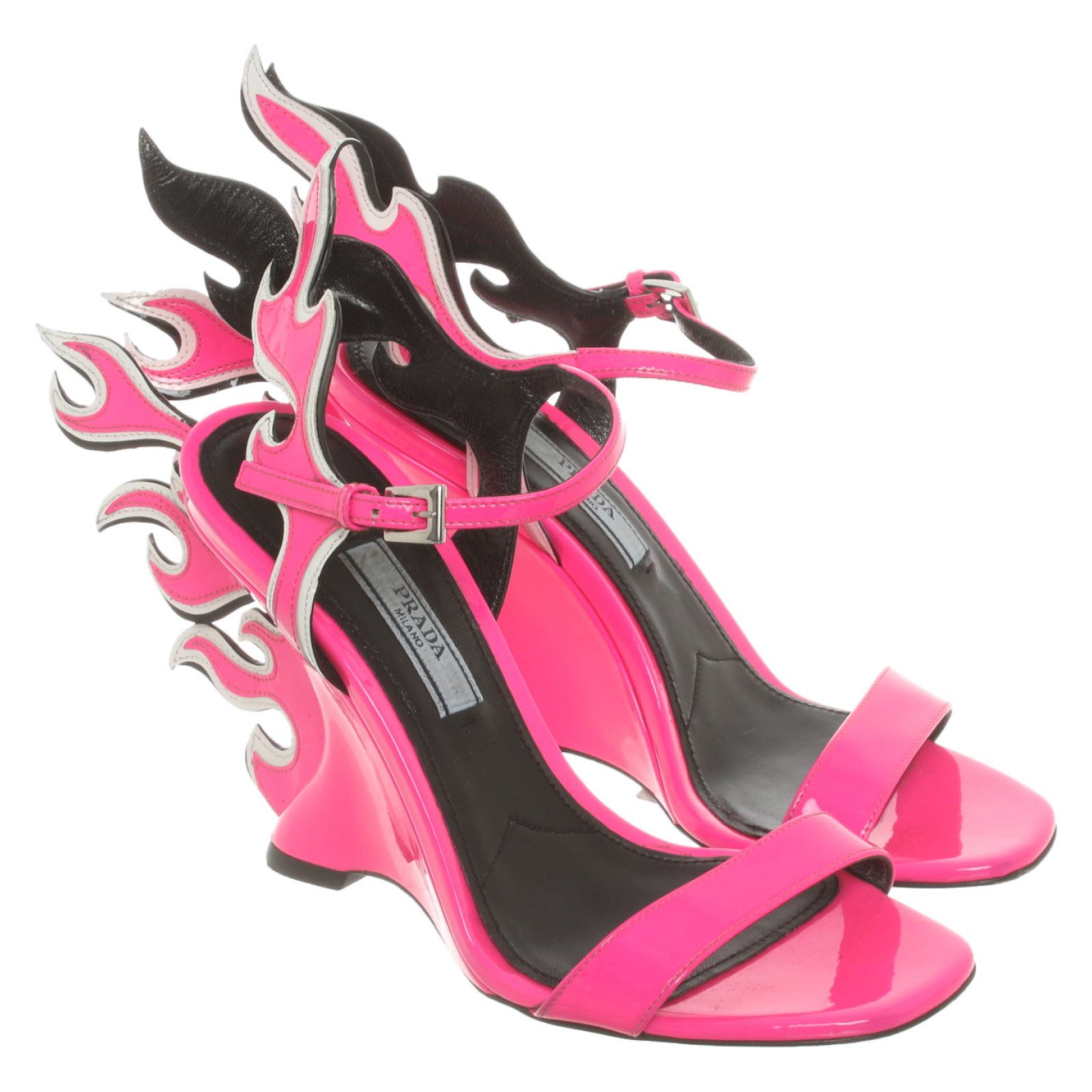 Prada Sandals Patent leather in Pink - Second Hand Prada Sandals Patent  leather in Pink buy used for 174€ (4293990)