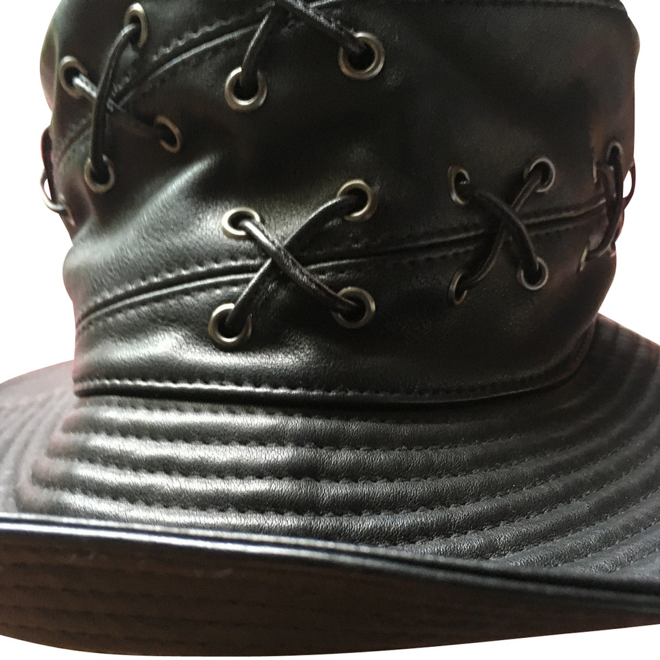 Hermès Hat/Cap Leather in Black