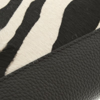 Laurèl Shoulder bag with zebra pattern