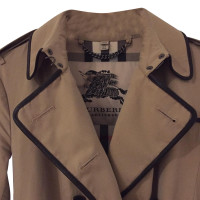 Burberry Jacke/Mantel aus Baumwolle in Beige