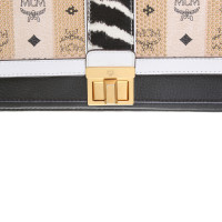 Mcm Clutch im Materialmix mit Label-Lettern