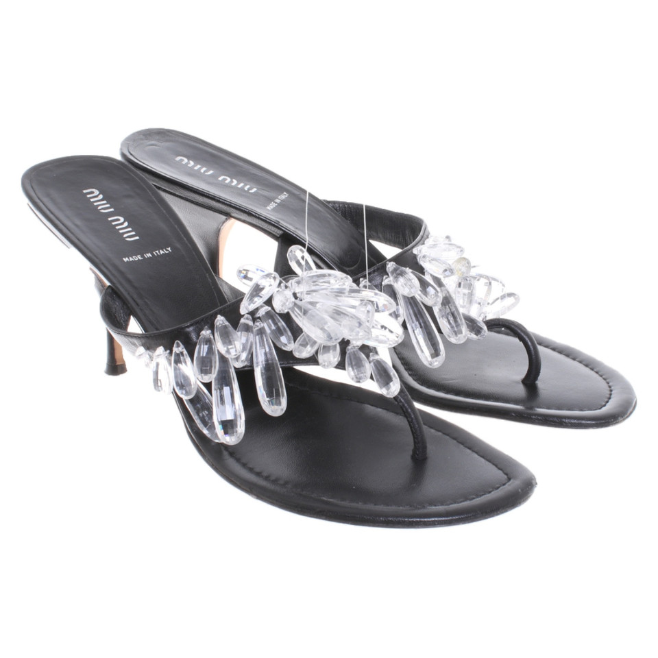 Miu Miu Sandalen aus Leder in Schwarz