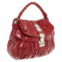 Miu Miu Handtasche aus Lackleder