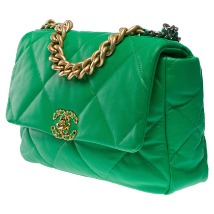 Chanel Chanel 19 Leather in Green
