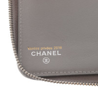Chanel Täschchen/Portemonnaie aus Leder in Taupe