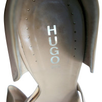 Hugo Boss Estate pumps