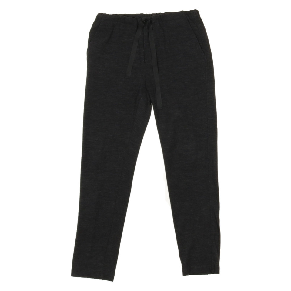 Closed Trousers in Grey