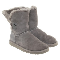 Ugg Australia Stiefel in Grau 