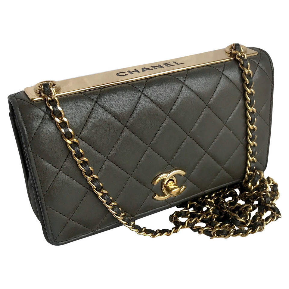 Chanel Wallet on Chain en Cuir en Kaki