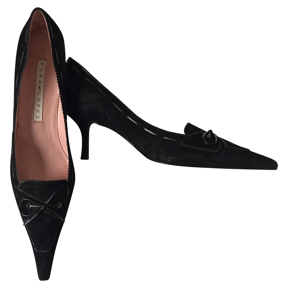 Pura Lopez Pumps