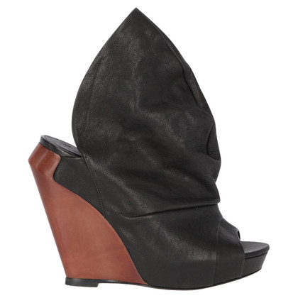 Cinzia Araia Sandals Leather in Black