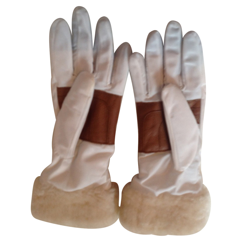 Ugg Australia Gloves in White