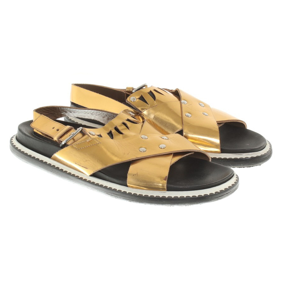 Marni Goldfarbene Sandalen aus Leder