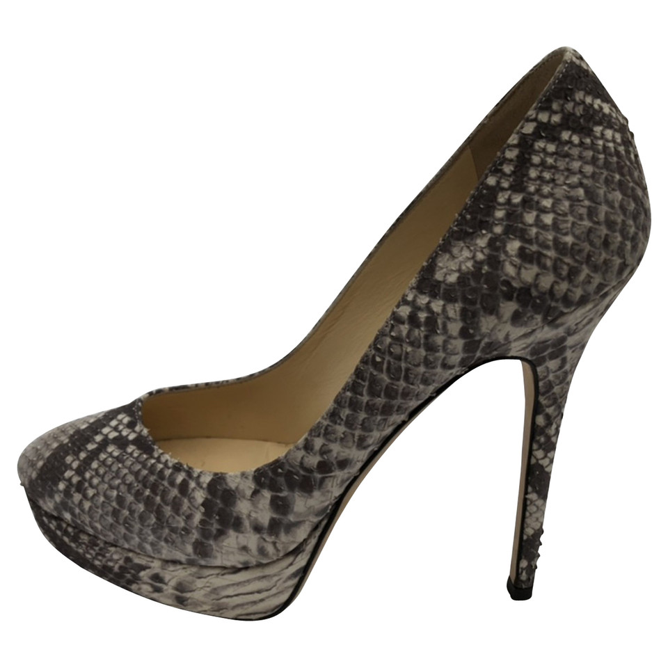 Jimmy Choo pumps in reptielenlook