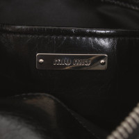 Miu Miu Handtasche aus Leder in Schwarz