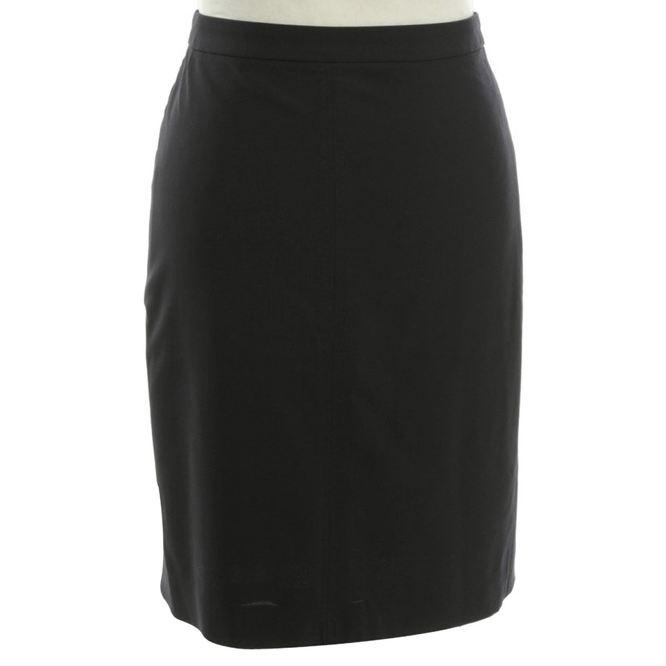 Hugo Boss skirt in dark blue