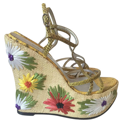Dolce & Gabbana Sandalen aus Leder in Gelb