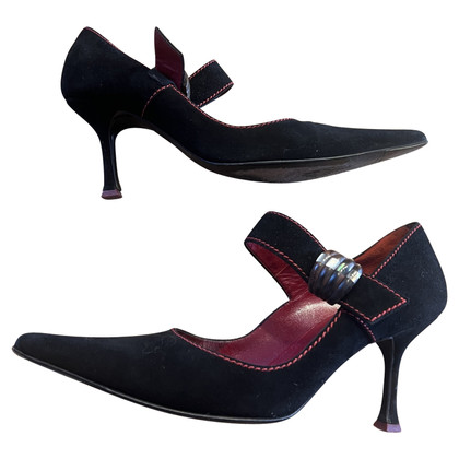 Escada Pumps/Peeptoes aus Wildleder in Schwarz