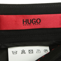 Hugo Boss pantaloni di lana in nero