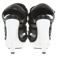 Balenciaga Sandales en noir et blanc