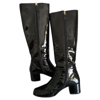 Chanel Stiefel aus Lackleder in Schwarz