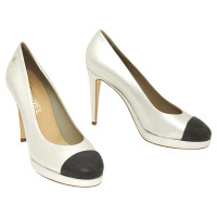 Chanel Pumps/Peeptoes Leather in Silvery