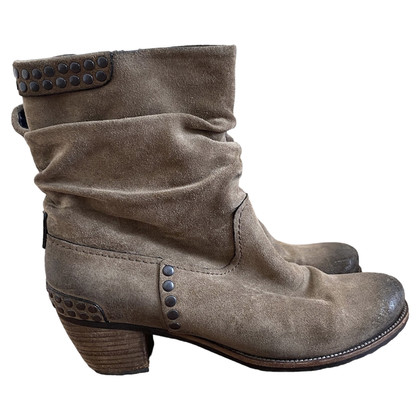 Kennel & Schmenger Ankle boots Suede in Khaki