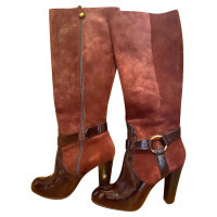 Escada Stiefel aus Wildleder in Bordeaux