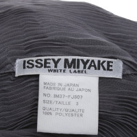Issey Miyake Top mit elastischen Plisseefalten