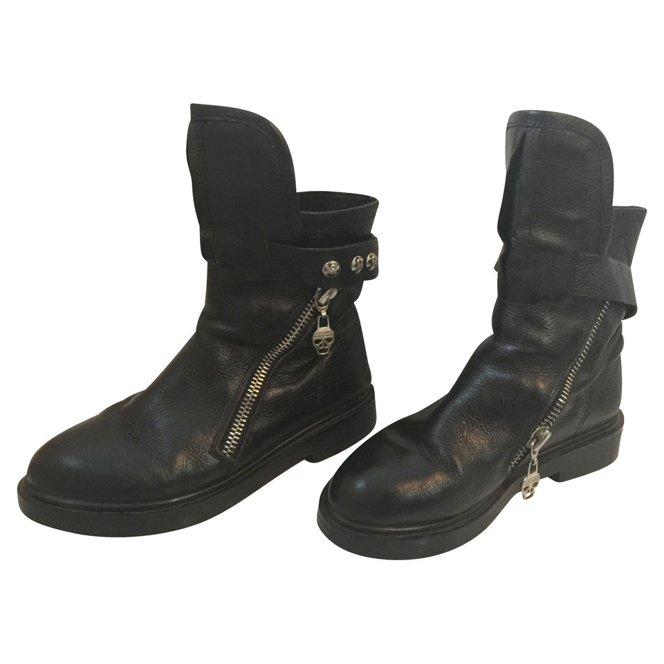 Alexander McQueen Biker boots in black