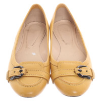 Tod's Slippers/Ballerina's Leer in Geel